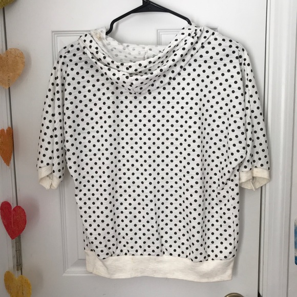 Polka dot short sleeve hoodie - Picture 2 of 2
